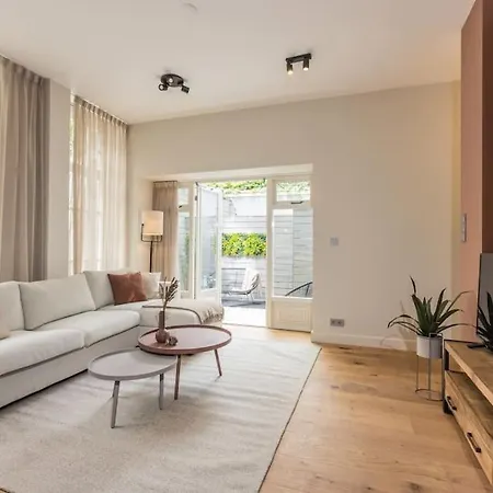 Shiraz Apartment The Hague
