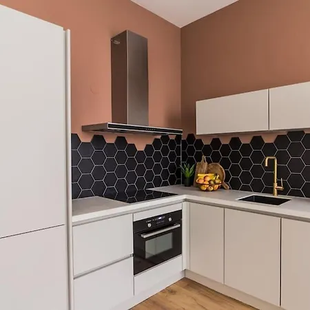 Shiraz Apartment