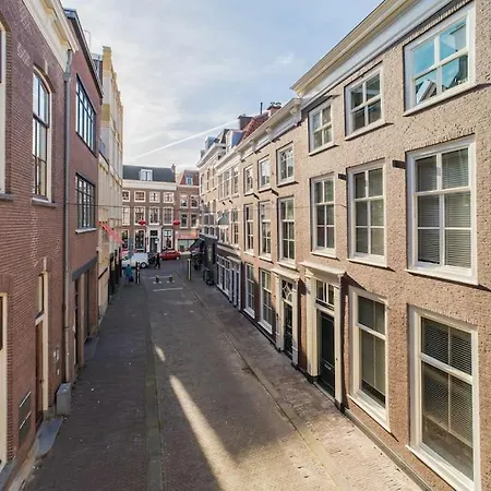 Shiraz * The Hague